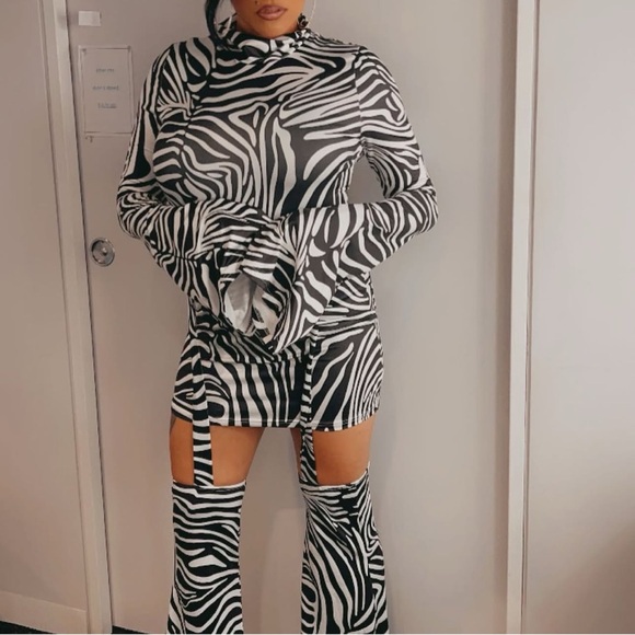 SHEIN Dresses & Skirts - SHEIN Black and White Zebra Midi Dress